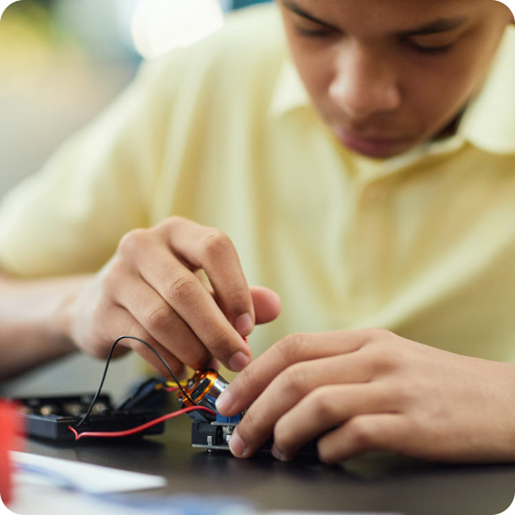 Robotics Learning at Helios School